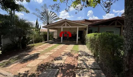 Casa para Venda em Cotia, Granja Viana, 3 dormitórios, 1 suíte, 3 banheiros, 4 vagas