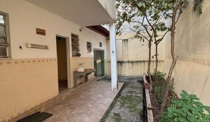 Apartamento térreo  2 quartos com dependência quintal garagem