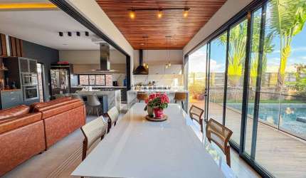 Casa Térrea em Indaiatuba, Condomínio Maria José com 3 suítes - 257 m²