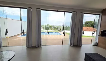 Casa em Salto, Condomínio Terras de Santa Rosa - 222 m²