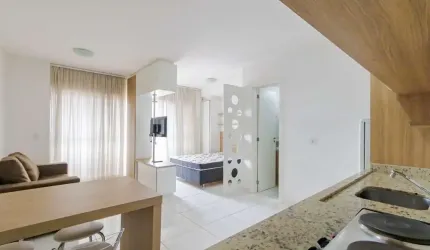 Apartamento 1 dormitório para alugar, 34 m² por R$ 2.300/mês + taxas- mobiliado, sacada, aceita PET - Centro - Curitiba/PR