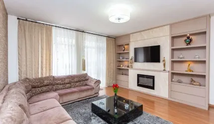 Apartamento térreo - reformado - com 3 dormitórios à venda, 109 m² por R$ 675.900,00 - Centro - Curitiba/PR