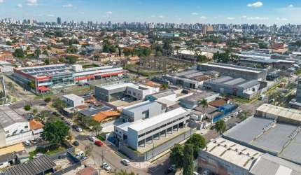 Barracão novo com 448m² e 712,50m² de terreno.