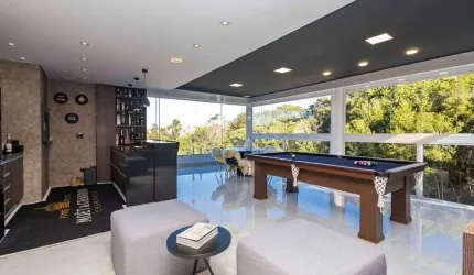 Casa em condomínio, impecável, 100% mobiliada - com 2 suítes e 2 demi-suítes à venda, 453 m² por R$ 4.689.000 - Atuba - Curitiba/PR