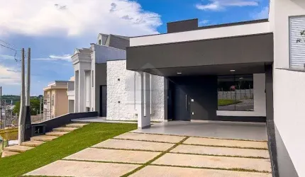 Linda Casa à venda,Moderna e muito espaçosa, com três suítes lazer completo, bem próximo ao  Parque