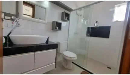 Sobrado para Venda em Curitiba, Uberaba, 3 dormitórios, 1 suíte, 3 banheiros, 2 vagas