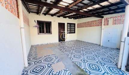 Casa com piscina a venda perto da praia