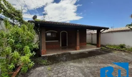 Casa a Venda em Caraguatatuba