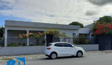 Casa à Venda no Centro de Caraguatatuba-SP