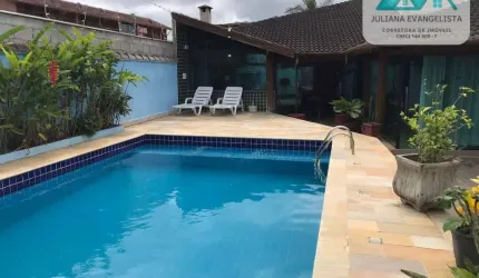 Ampla casa a venda com área de lazer na Prainha em  Caraguatatuba-SP