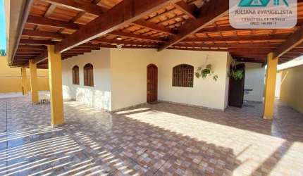 Casa térrea para locação ou venda no bairro  Aruan - Caraguatatuba/SP