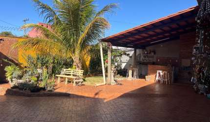 Linda casa no Bairro Jaraguá