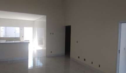 Excelente casa nova no Bairro Laranjeiras