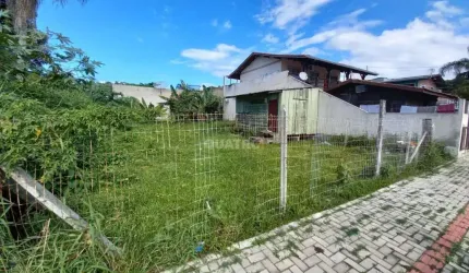 ÓTIMO TERRENO A VENDA NA PRAIA DE BOMBAS - BOMBINHAS - SC