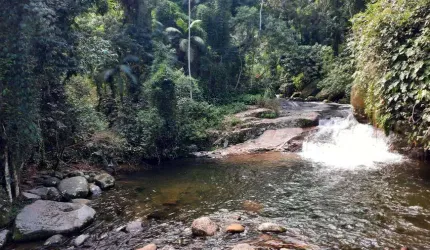 VENDE-SE UM SITIO NO BAIRRO PENHA PARATY RJ.
