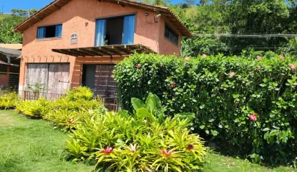 VENDE-SE UMA CASA DE PRAIA EM - PARATY - RJ.