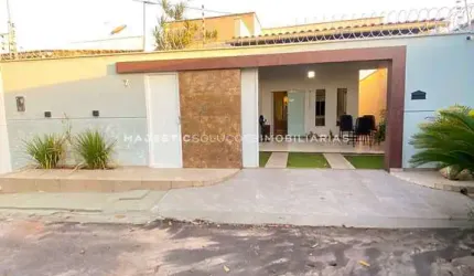 Casa de 03 quartos com 03 vagas de garagem no turu