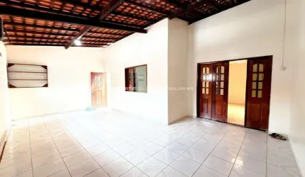 Alugo casa de 3 quartos com quintal no Cohatrac