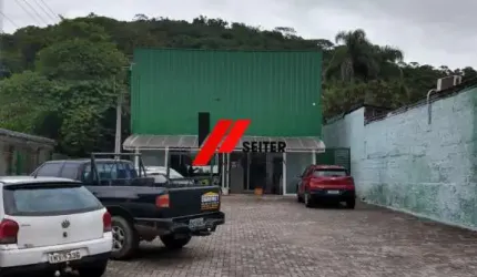 Galpao 450 m² a venda em florianopolis de facil acesso de caminhões