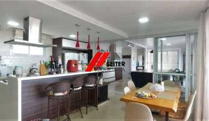 Casa a venda com 4 suítes no bairro Trindade a venda