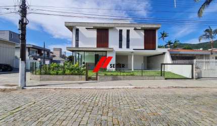 Casa nova a venda no parque São Jorge em Florianópolis