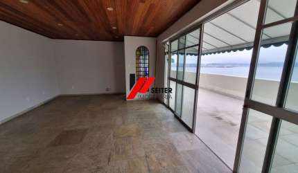 Cobertura à venda na Beira Mar de Florianópolis