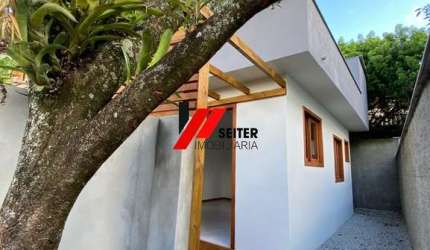 Casa de 01 dormitório a venda no porto da lagoa