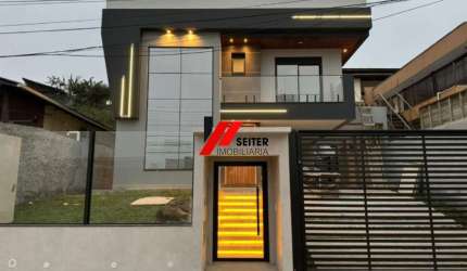 Casa de 3 dormitórios à venda no bairro Estreito em Florianópolis