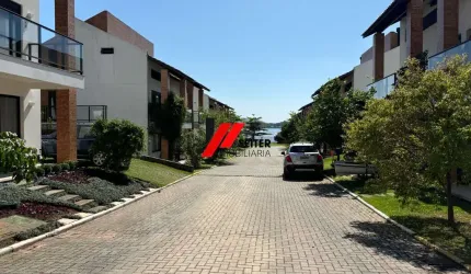 Casa à venda na beira da Lagoa em Florianópolis