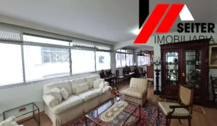 Apartamento de 4 dormitorios frente mar Beira Mar Florianopolis
