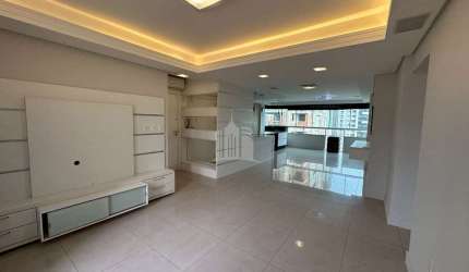 Apartamento com 3 dormitórios sendo 1 suíte e 1 vaga de garagem no Centro de Balneário Camboriú