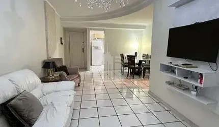 Amplo Apartamento com 03 Dormitórios em rua reta ao mar no Centro de Balneário Camboriú