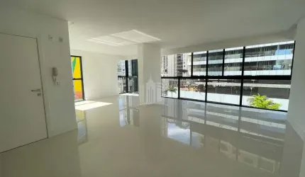 Apartamento com 3 suítes, próximo ao Shopping Atlântico em Balneário Camboriú