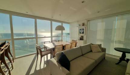 Apartamento frente Mar com 3 suítes e 4 vagas de garagem na Barra Sul em Balneário Camboriú