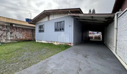 Casa em excelente Terreno no bairro Monte Alegre