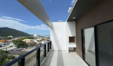 Cobertura Duplex de 3 suítes em Bombinhas, com ampla vista mar de Quatro Ilhas e Canto Grande.