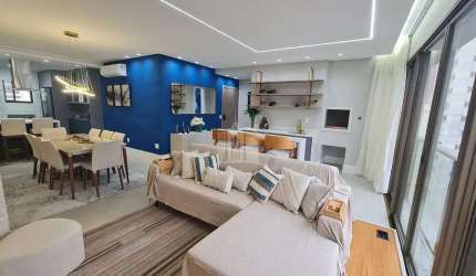 Apartamento mobiliado com 4 suítes e 3 vagas de garagem no Centro de Balneário Camboriú