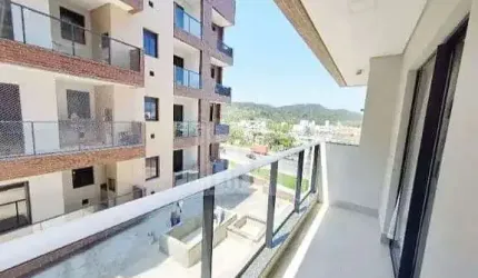 Apartamento mobiliado com 1 dormitório e 1 vaga de garagem no Centro de Balneário Camboriú