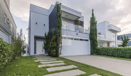 Casa Alto Padrão no Condomínio Caledônia em Camboriú
