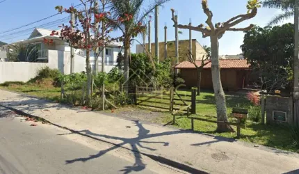 Terreno com Potencial Comercial e 1 chalé na Praia dos Ingleses