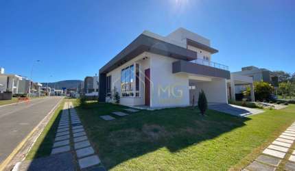 Casa nova e ampla em condomínio nos Ingleses em Florianópolis