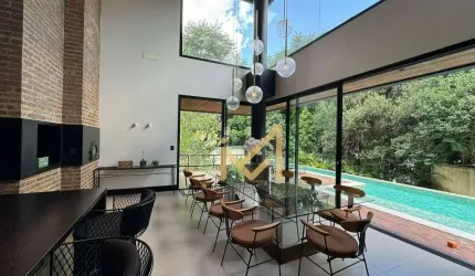 Sobrado em Condomínio com  4 Suítes à venda, 775 m² por R$ 5.950.000 - Centro - Cascavel/PR