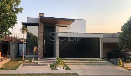 LINDA CASA TERREA ALTO PADRAO COM ACABAMENTOS DIFERENCIADOS