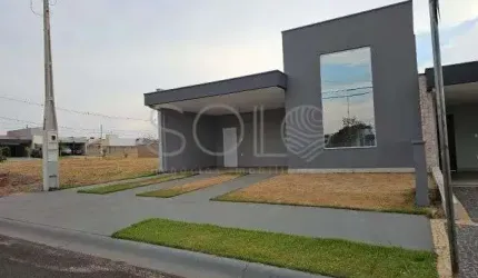 Linda casa no condominio Bella Vitta