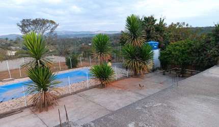 Venda de Sitio de Luxo em Tropeiros, Esmeraldas-MG: 4 quartos, 2 salas, 3 banheiros, 2 vagas de garagem, 2.400,00 m² de área.