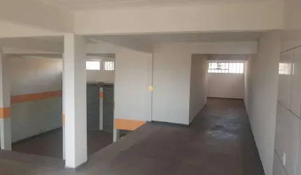 Loja comercial com 5 salas, 2 banheiros, 2 vagas na cidade de Esmeraldas-MG, bairro Recanto Verde - 170m².