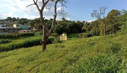 Terreno à venda em Esmeraldas-MG, bairro Novo Retiro, com 360m² de área!