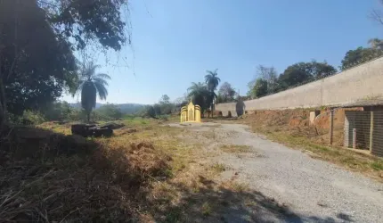 Terreno as margens da BR-040