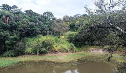 Terreno à Venda no Condomínio Vale do Ipê Amarelo em Esmeraldas - 7.130 m²