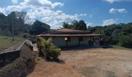 Espetacular Sítio Comercial à Venda em Esmeraldas-MG, Bairro Vargem: 4 quartos, 1 suíte, 2 salas, 2 banheiros, 2 vagas, 10.000m².